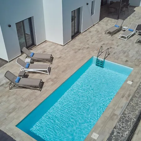 Blancazul Anaisa, A *